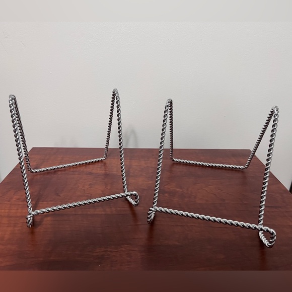 Other - Silver Twisted Metal Plate Stands